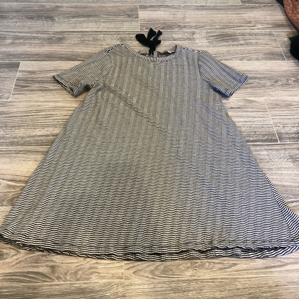 Black and white loft dress